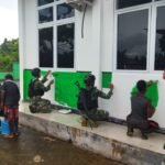 Satgas Yonif 310/KK Bantu Percantik Puskesmas Towe Demi Kenyamanan Warga 3 5ae58232 9a05 4518 912b 70de2e0e58e6