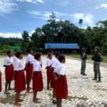 Melalui Baris Berbaris, Satgas Yonif 310/KK Ajarkan Siswa Arti Kedisplinan 3 WhatsApp Image 2024 05 14 at 22.43.04