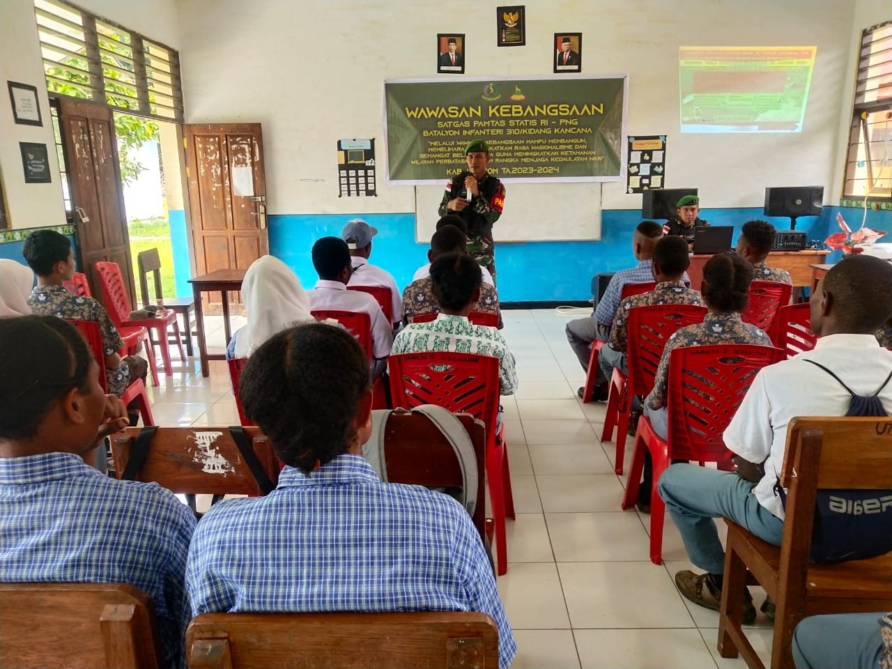 Jelang Hari Lahir Pancasila, Satgas Yonif 310/KK Berikan Wasbang Tentang 4 Pilar Kebangsaan 2 WhatsApp Image 2024 05 31 at 09.07.44