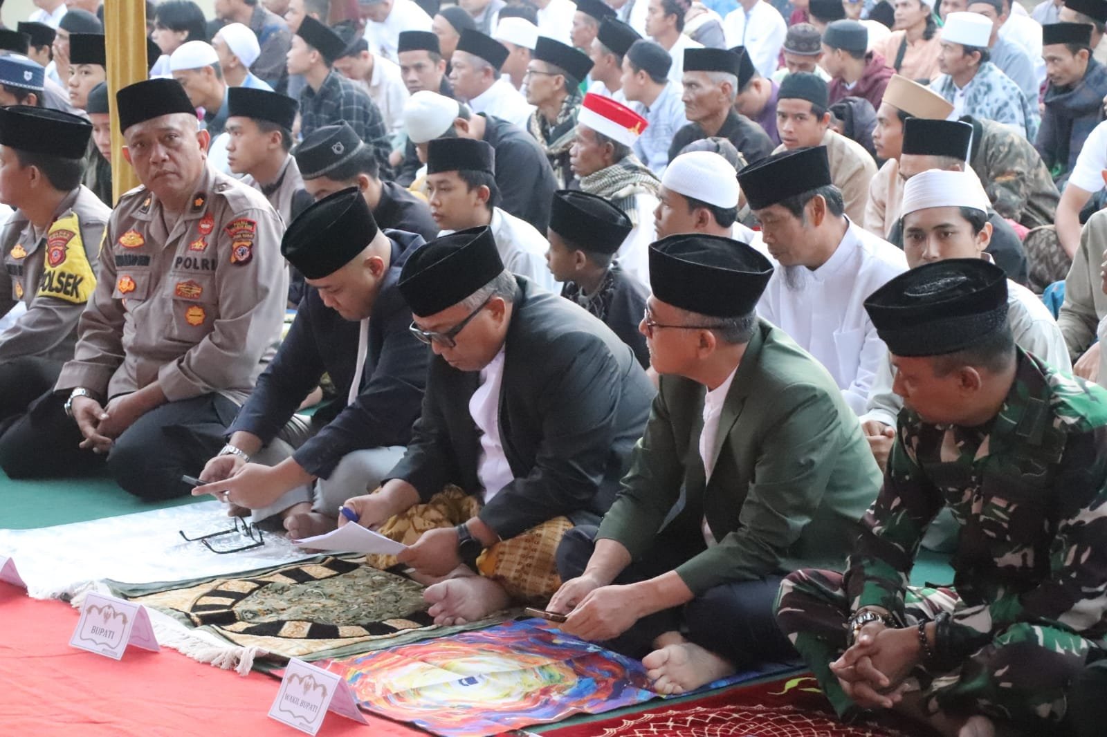 SHALAT IDUL ADHA 1445 H, BUPATI MARWAN TEKANKAN PENTINGNYA KEPEDULIAN TERHADAP SESAMA 3 448474725 850267843801722 9099417358050456077 n