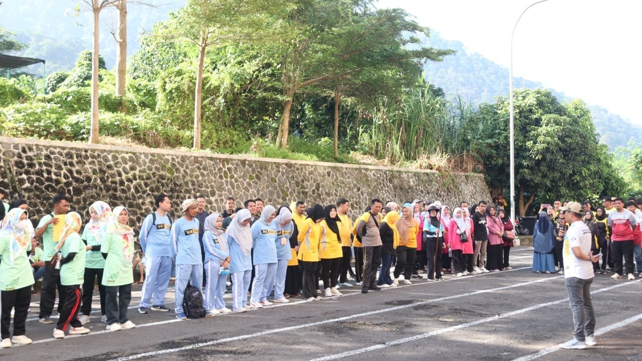 PULUHAN KONTINGEN SE KABUPATEN SUKABUMI MERIAHKAN KEJUARAAN TARKAM DI GOR VENUE TINJU 3 449067608 856119899883183 5291932238687572372 n