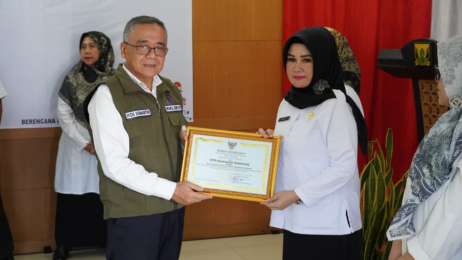 REMBUG STUNTING, WABUP IYOS TEGASKAN SEMUA HARUS BERSINERGI DAN BERKOMITMEN" 2 449159025 856147276547112 6871403238161027248 n