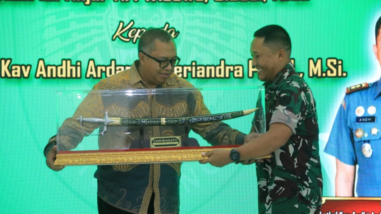 LEPAS SAMBUT DANDIM 0622, BUPATI SUKABUMI TEKANKAN KOLABORASI KUNCI PENTING PEMBANGUNAN DAERAH 2 450616456 866266002201906 1015771097697401552 n