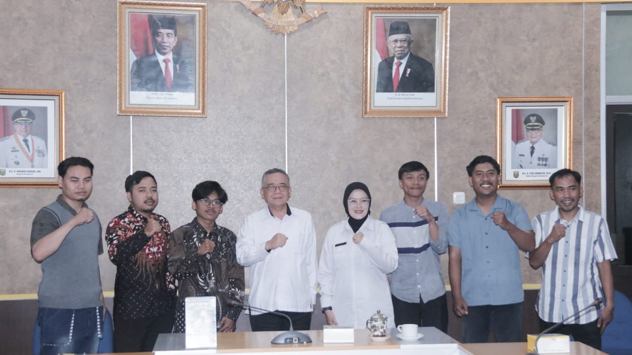 WABUP DENGAN SEMMI SUKABUMI RAYA BAHAS PEMBINAAN KAWASAN SADAR HUKUM DAN SEMMI GO TO SCHOOL 3 453323618 877766457718527 2204041526472998451 n