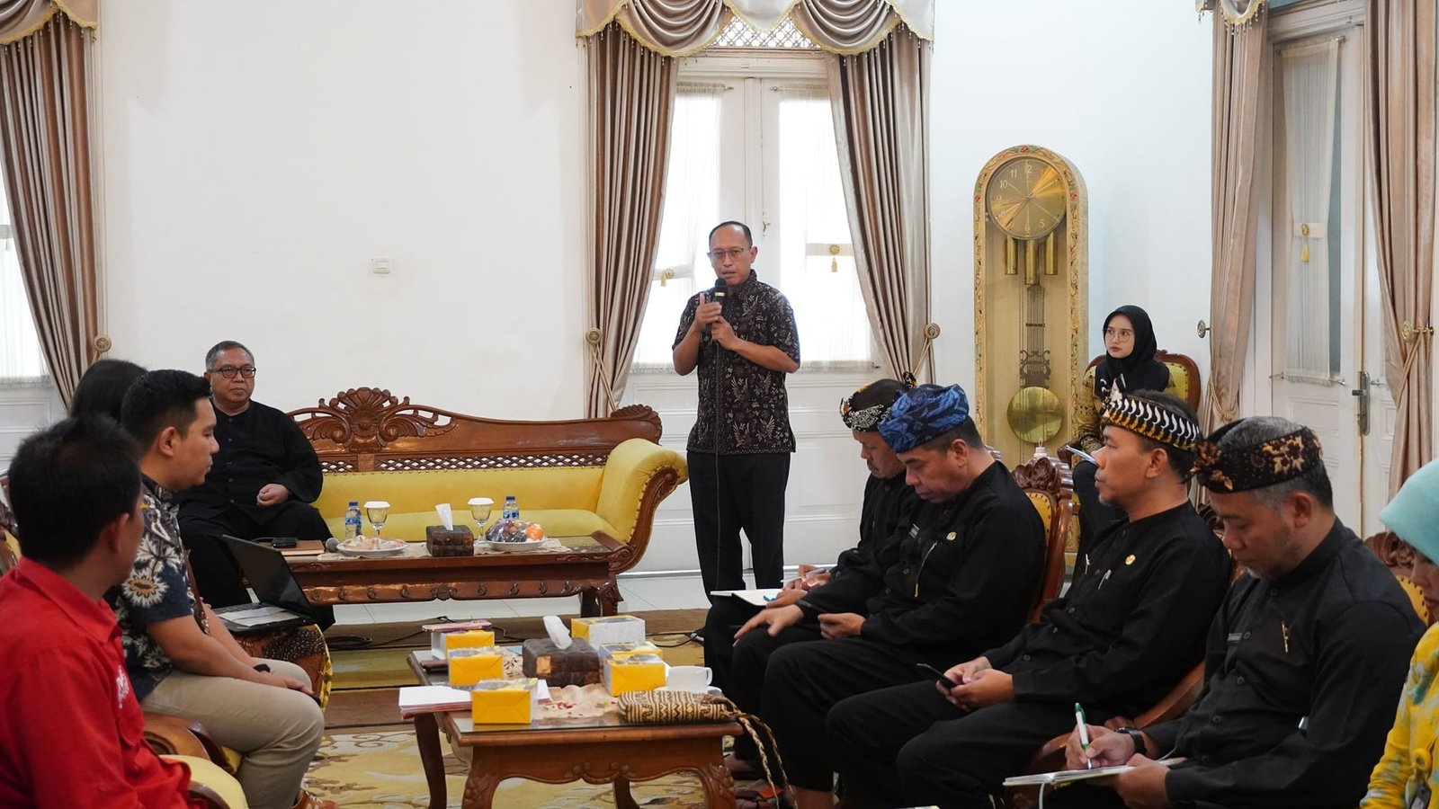 BUPATI "PEMERATAAN AKSES INTERNET MENJADI FOKUS SEIRING IMPLEMENTASI SPBE" 10 453388299 878414457653727 1157226441378067843 n