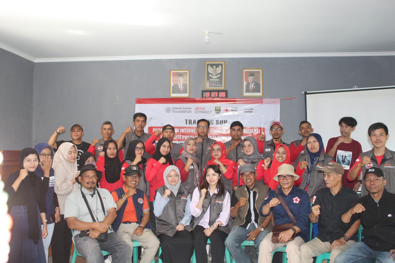 PMI KAB. SUKABUMI BERSAMA ISF GELAR PELATIHAN SOP PEMANFAATAN INTERNET DALAM KEBENCANAAN 9 453895550 880407564121083 1898585300121494196 n