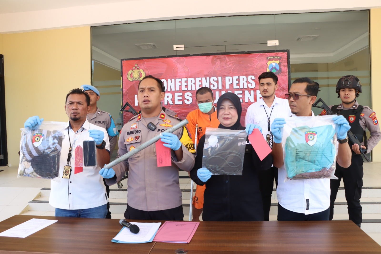 Gerak Cepat, Polres Sumenep Berhasil Ungkap Kasus Pembunuhan dengan Motif Sakit Hati 1 WhatsApp Image 2024 08 12 at 13.17.33