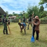 Bersama Bersihkan Gereja, Ini Yang Dilakukan Satgas Yonif 310/KK Dengan Warga Di Pedalaman Papua 2 WhatsApp Image 2024 08 28 at 07.00.27