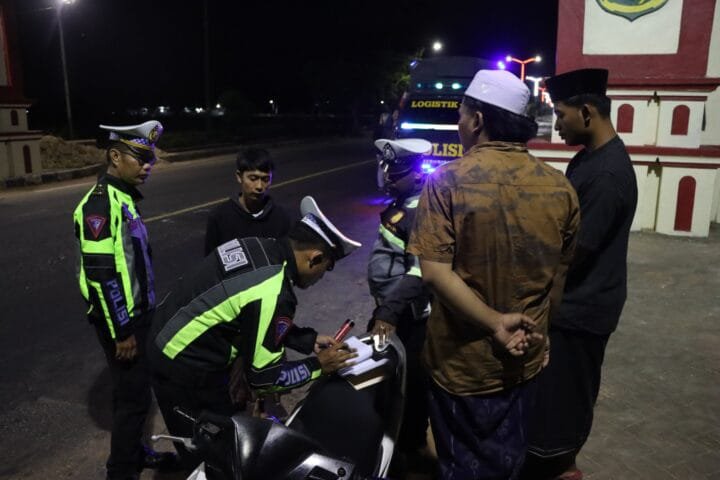 Cipta Kondisi menjelang Pilkada serentak 2024 Polres Sumenep Intensifkan Patroli Malam hari 4 8b7a963b 36b9 47f3 9e31 119ef34bb19d