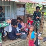 Hadirkan Kebahagiaan Anak Papua, Satgas Yonif 310/KK Bagikan Puluhan Pakaian 2 WhatsApp Image 2024 09 03 at 07.55.40 afa1fb5b
