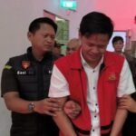 Kejati Jabar Tahan Tersangka diduga Korupsi hibah dana NPCI Prov Jabar 2021-2023 2 IMG 20241011 WA01411 289x300 1