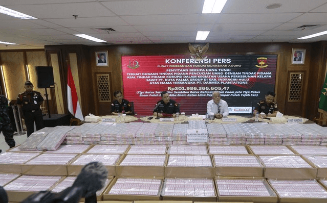 Kejaksaan Agung Sita Uang Rp 301 Miliar dalam Kasus TPPU Duta Palma Group 2 Screenshot 2024 11 12 230352
