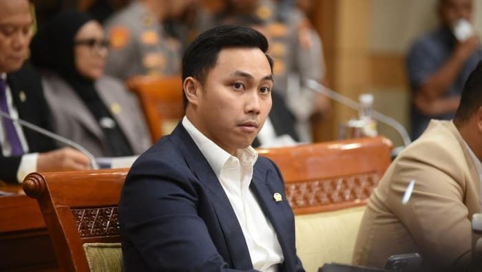 anggota komisi iii dpr ri stevano rizki adranacus 169