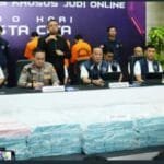 Polri Sita Uang Rp 78,1 Miliar dari Sindikat Judi Online Internasional, Tegaskan Komitmen Lawan Kejahatan 3 download 10