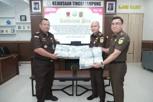 Kejati Lampung Kembali Sita Uang Rp23 Miliar Milik PT LEB, Upaya Tegas untuk Lindungi Keuangan Negara 1 IMG 20241210 WA0000 e1733796193479