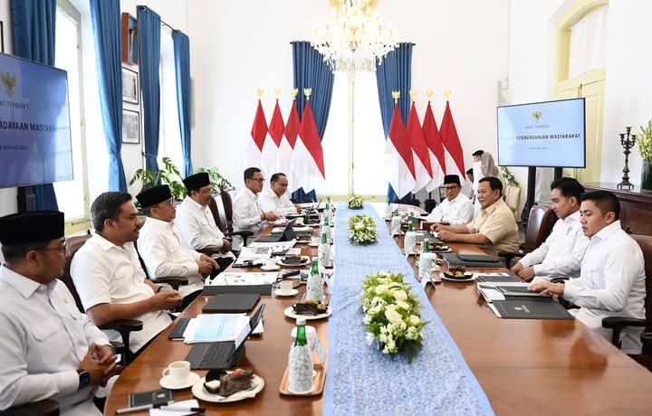 Rapat Terbatas di Istana Bogor: Pemerintah Tegaskan Pemberdayaan Koperasi Sebagai Pilar Ekonomi Kerakyatan 9 WhatsApp Image 2025 01 05 at 09.50.36