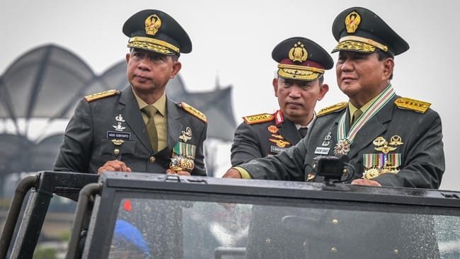 Prabowo: Ciri Negara Gagal Dapat Dilihat dari Kondisi Tentara dan Polisi 10 menhan serahkan 228 alutsista dan motor listrik 2 169