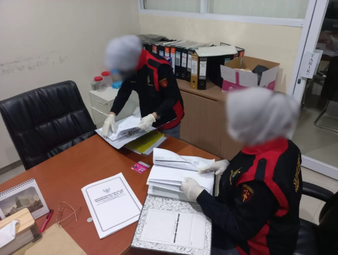 Kejati Jateng Lakukan Penggeledahan di 6 Lokasi Terkait Dugaan Korupsi Pembelian Tanah BUMD PT Cilacap Segara Artha Senilai Rp 237 Miliar 1 IMG 20250226 WA0028 3692807335