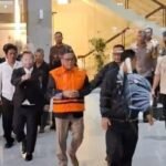 KPK Resmi Menahan Hasto Kristiyanto Terkait Kasus Suap PAW dan Perintangan Penyidikan 4 IMG 20250220 194934 664x406 1