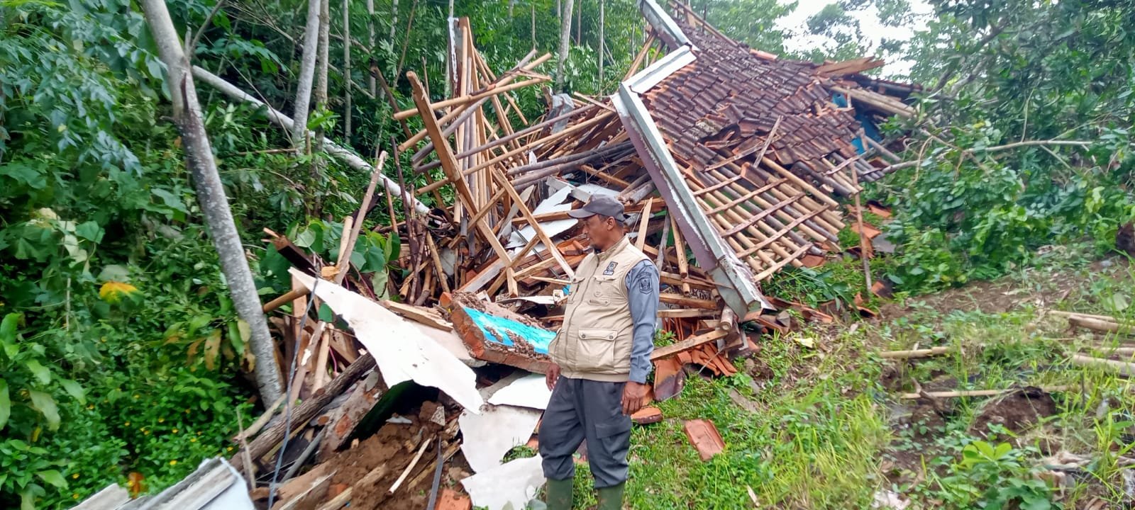 Korban Longsor Desa Neglasari Harapkan Perhatian Pemerintah untuk Hunian Tetap 8 a6922ef5 08b4 439f 826f 8d1f11b88a2d