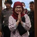 Hukuman Karen Agustiawan Diperberat, Mahkamah Agung Menjatuhkan Pidana 13 Tahun Penjara 3 tangis karen agustiawan divonis 9 tahun penjara 7 169