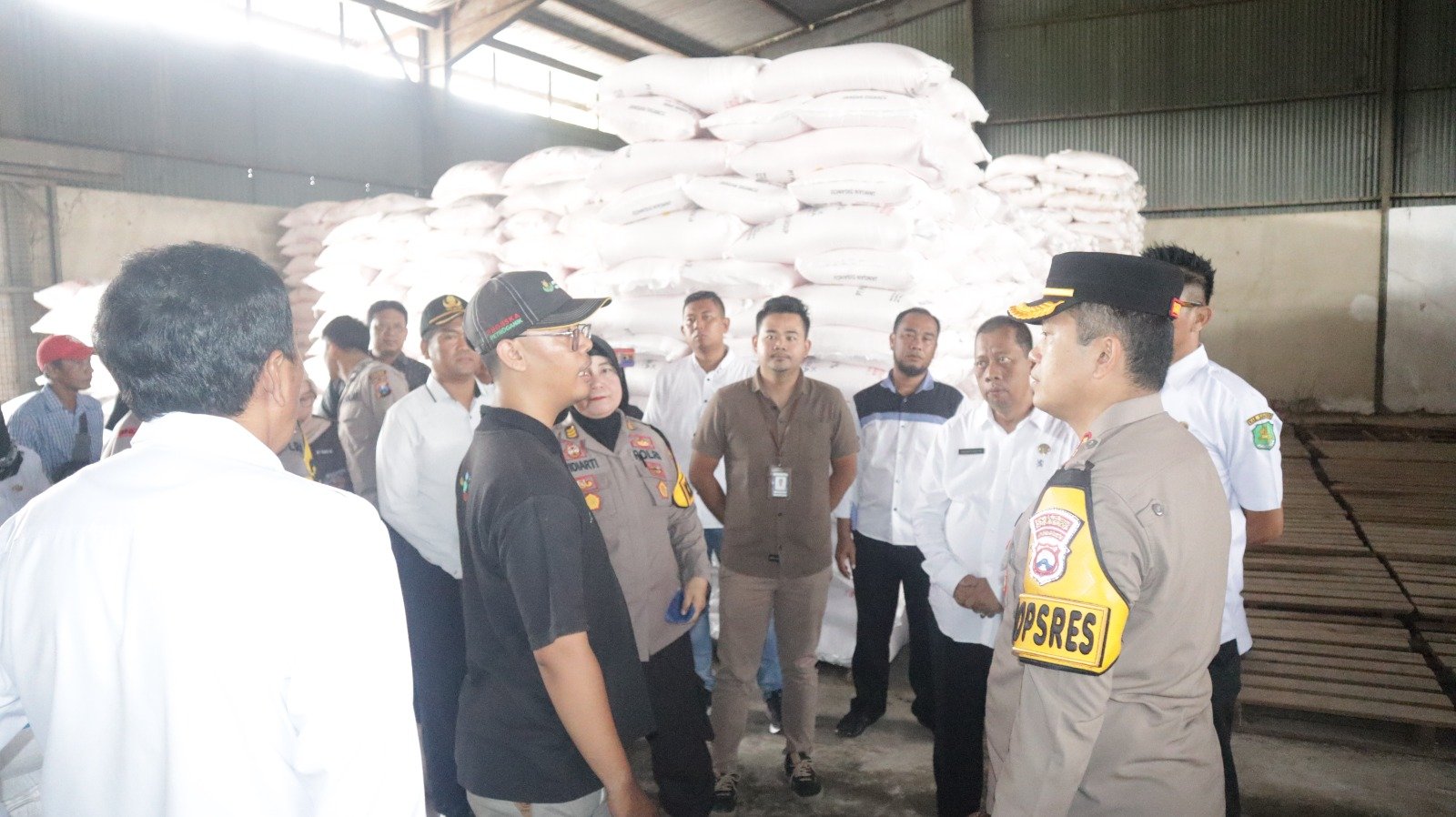 Terhadap Oknum, yang Mengganggu Penyaluran Pupuk Bersubsidi Polres Sumenep Akan di Tindak Tegas. 1 14a0d95d 7604 416d 9c2d a629c28eba32