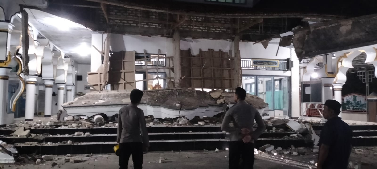 Teras Masjid Baiturrahman di Ra'as ambruk, diduga karena bangunan tua 6 2332008e 0630 4a1d 9d43 f34fadc2b5cf