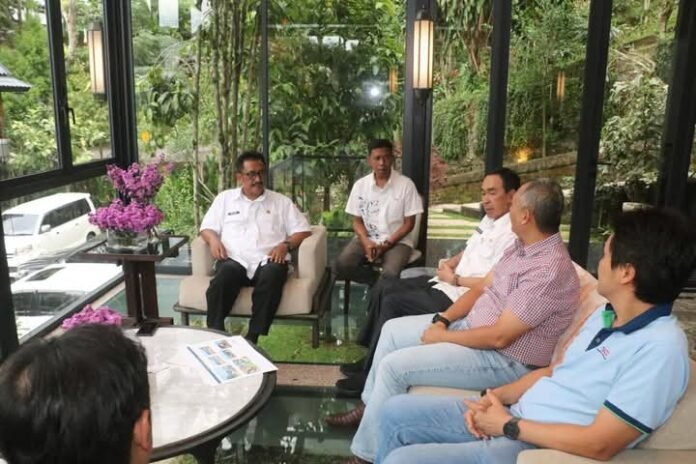 Bupati Sukabumi H. Asep Japar Hadiri Pembahasan Progres Pembangunan dan Kesiapan Operasional RDF, Soroti Pentingnya Pengelolaan Sampah untuk Lingkungan 1 FB IMG 1741814676751 696x464 1