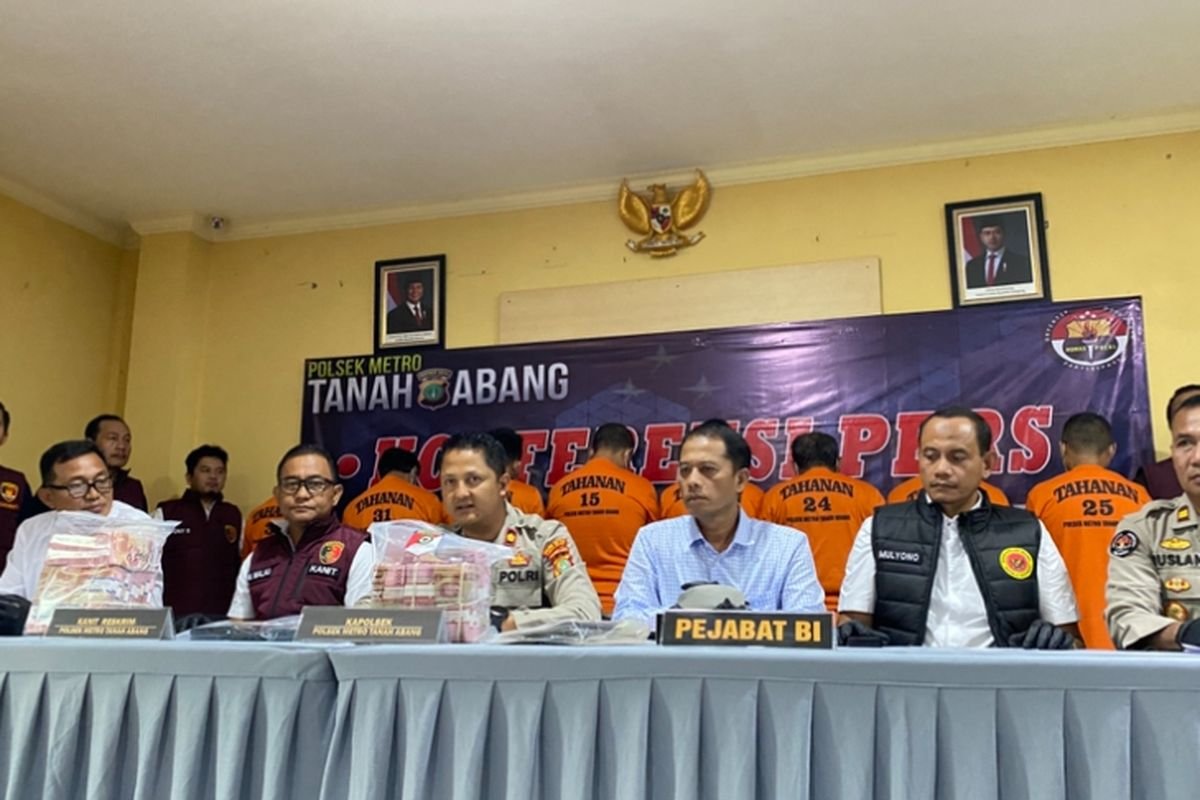 Pabrik Uang Palsu Rp 3,3 Miliar di Bogor Terbongkar, Berawal dari Temuan Tas di KRL 1 67f771021ba76