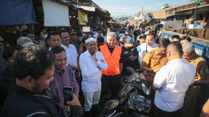 Sidak Dedi Mulyadi dan Wali Kota Farhan Bongkar Dugaan Pungli Sampah di Pasar Gedebage, Sampah Menumpuk hingga 1.120 Meter Kubik 1 Dedi Mulyadi sidak sampah ke gedebage