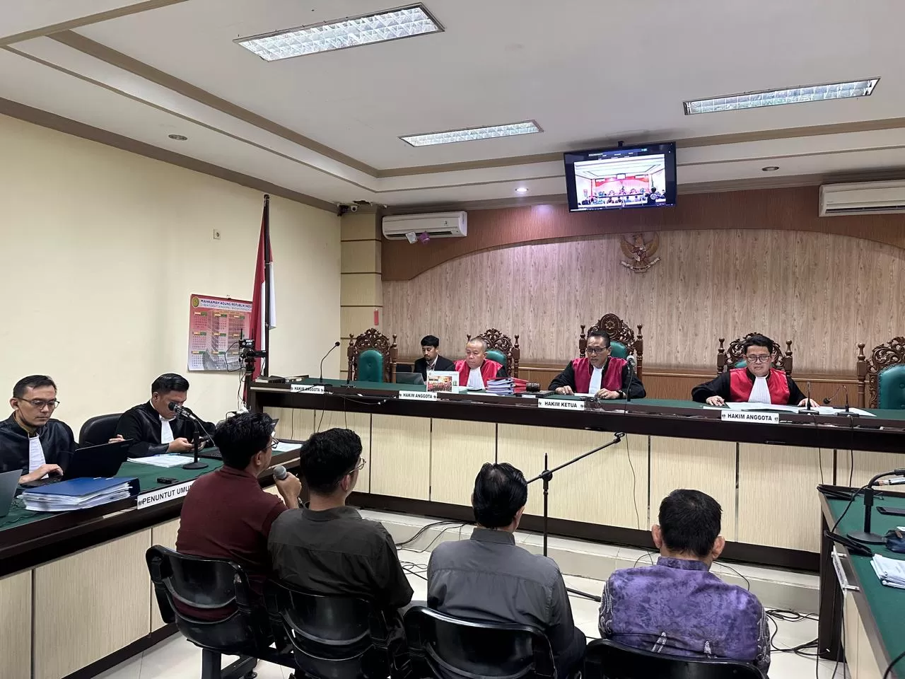 Kasus OTT KPK di Dinas PUPR Kalsel: Solhan Bantah Patok Fee, Saksi Justru Sebut Ada Arahan Langsung 1 WhatsApp Image 2025 04 24 at 210402 2853637510