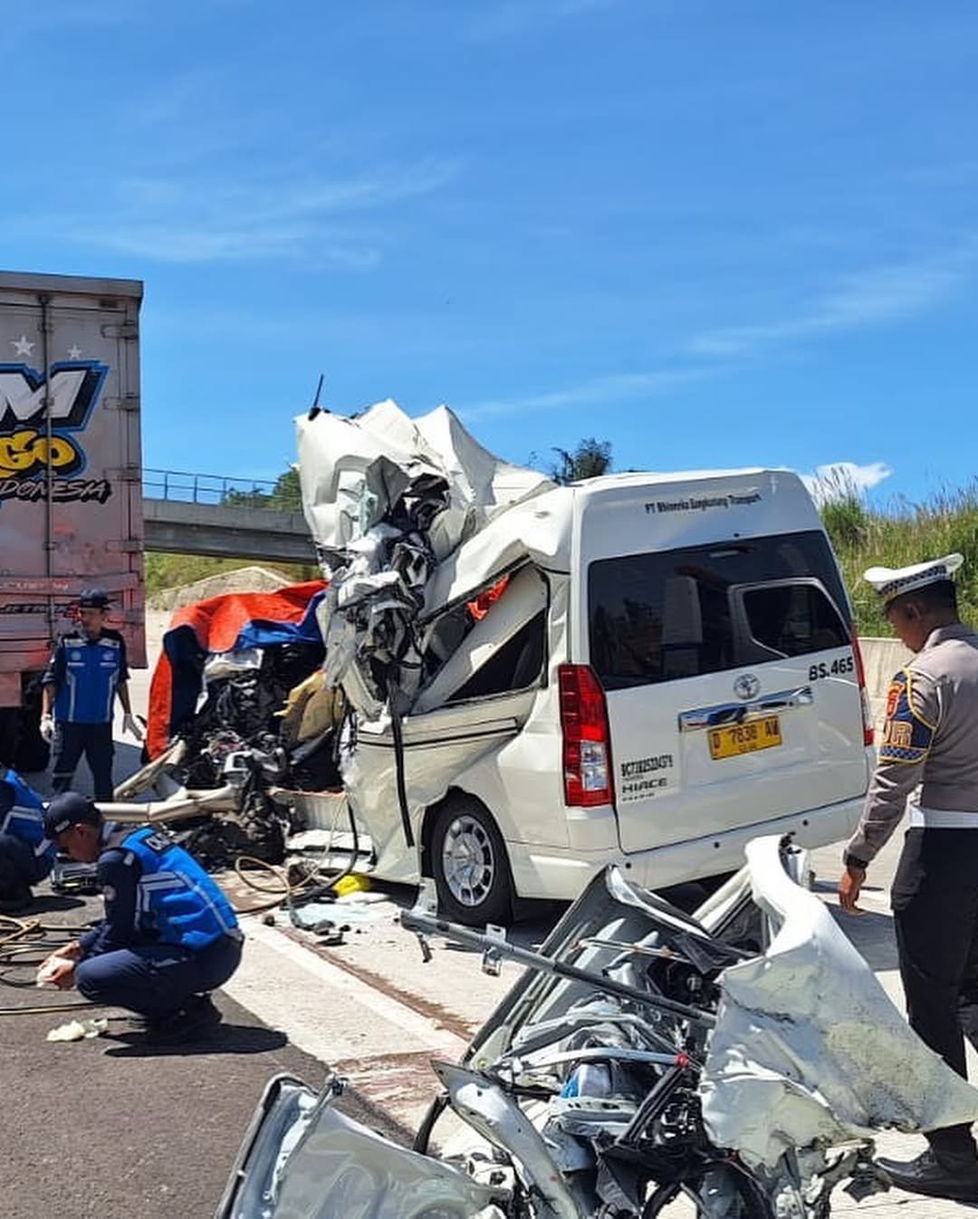 Kecelakaan Maut di Tol Cisumdawu: Travel Bandung-Cirebon Tabrak Truk, Tiga Orang Tewas 2 WhatsApp Image 2025 04 30 at 12.40.19 fe618324