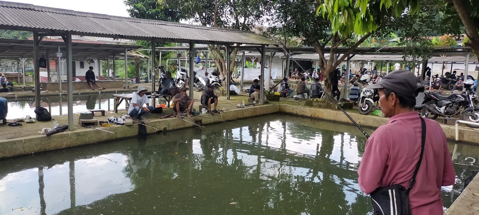 Pemancingan Kang Ai Surga Kecil Bagi Pecinta Mancing di Bogor Selatan 1 WhatsApp Image 2025 04 30 at 16.11.40 584d195d scaled
