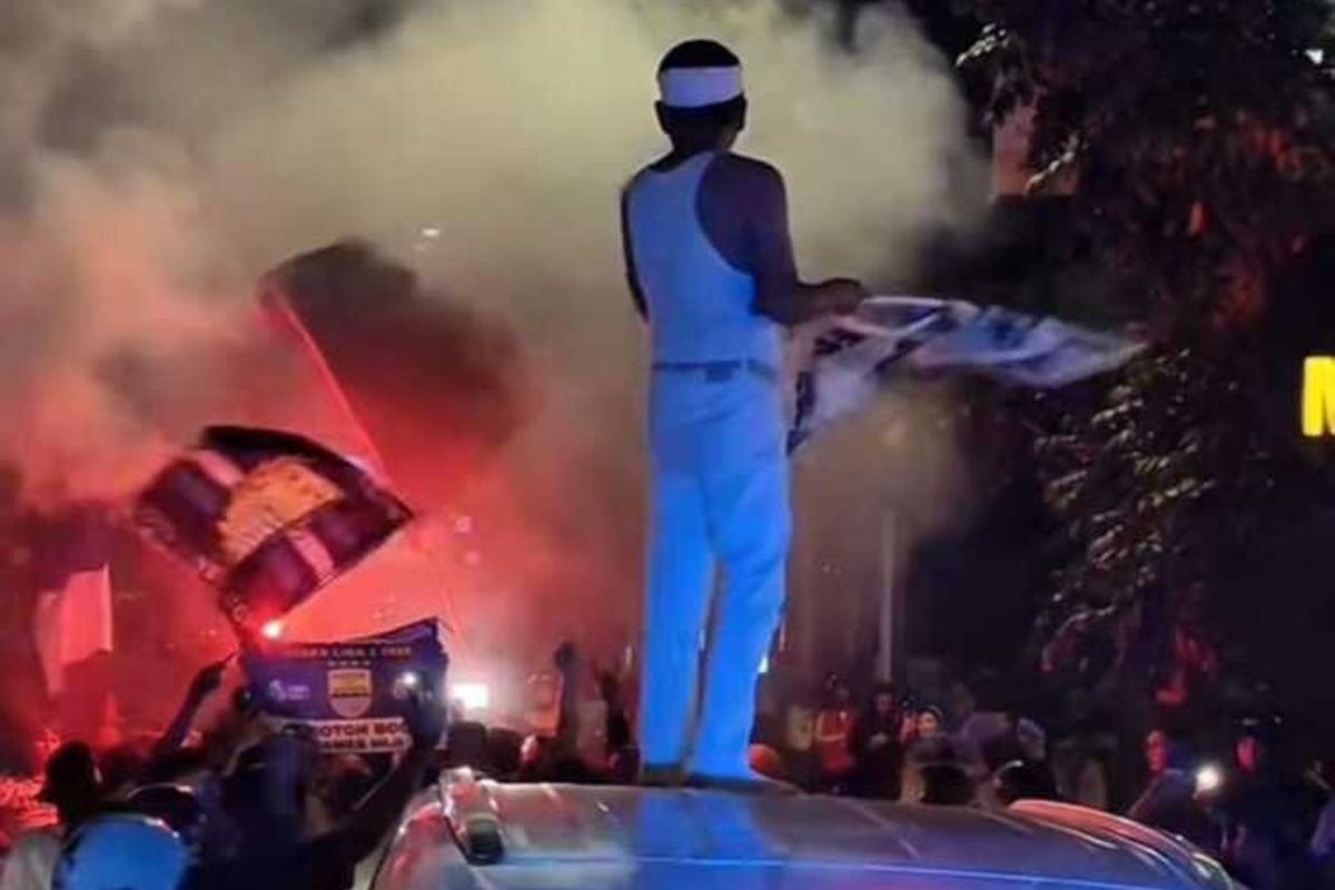 Dedi Mulyadi Rayakan Persib Juara dengan Gaya Nyentrik: “Gubernur Aing Dedi Mercury!” 1 681981f7ecce3