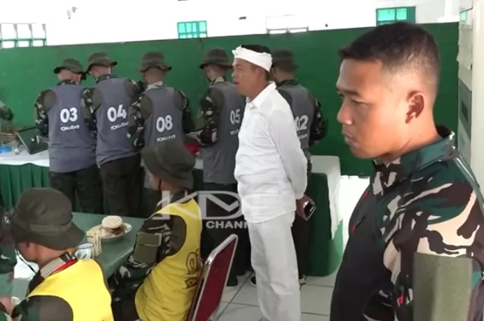Siswa Nakal Dididik di Barak Militer, Dapat Menu Makanan Lengkap dan Enak — Gubernur Dedi Mulyadi: Yakin Gak Mau Ikut? 5 Gubernur Jawa Barat Dedi Mulyadi kunjungi siswa di barak militer 2148995108