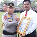 Bongkar Kasus Debt Collector Ilegal, Kompol Bery Juana dan Tim Diganjar Penghargaan Kapolda Riau 2 Screenshot 2025 05 08 104301