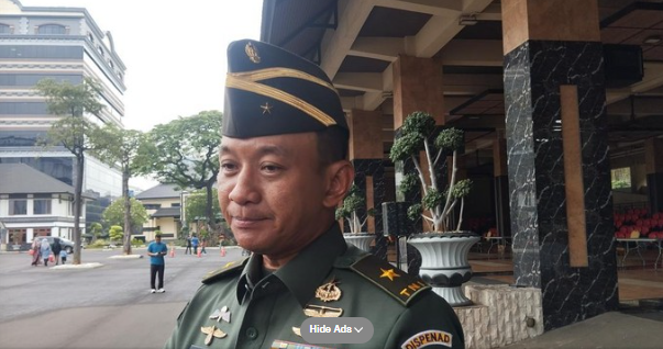TNI AD Bantu Pemakaman Korban Ledakan Amunisi di Garut, 13 Jiwa Gugur Termasuk 9 Warga Sipil 2 Screenshot 2025 05 13 163947