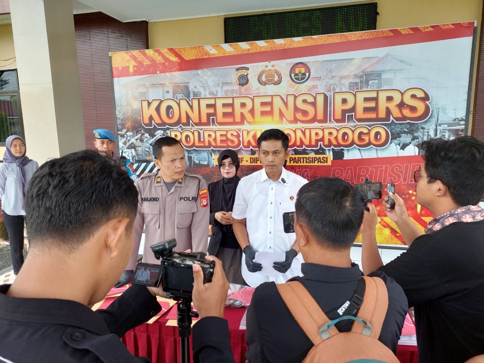 Polres Kulonprogo Ungkap Kasus Korupsi di BUMDes, Kerugian Negara Capai Lebih dari Rp1 Miliar 4 WhatsApp Image 2025 04 23 at 09.12.06