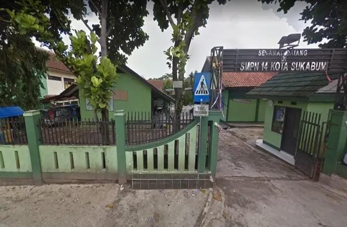 Selisih Ratusan Juta dalam Laporan Dana BOS, SMPN 14 Sukabumi Disorot Publik 4 WhatsApp Image 2025 05 16 at 16.00.37 4e0e4f90