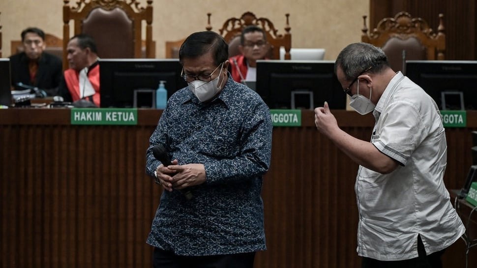 Divonis 7 Tahun Penjara karena Suap, Erintuah Damanik dan Mangapul Pilih Tak Banding: “Ingin Perbaiki Diri” 1 antarafoto sidang putusan hakim pn surabaya nonaktif 1746710149 ratio 16x9 1