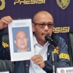 Terbongkar! Ketua Ormas PP Tangsel Diduga Terima Setoran Bulanan dari Lahan Parkir RSUD, Total Capai Rp 7 Miliar 2 dirkrimum polda metro jaya kombes wira satya triputra memperlihatkan tampang ketua mpc pemuda pancasila muhammad reza dpo kasu 1748238076315 169