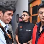 dua orang pengurus yayasan kebun binatang bandung berinisial s 241126112702 605