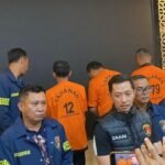 ketua kadin cilegon ditetapkan sebagai tersangka dan ditahan terkait kasus minta jatah proyek rp 5 triliun tanpa lelang dok po 1747414116656 169