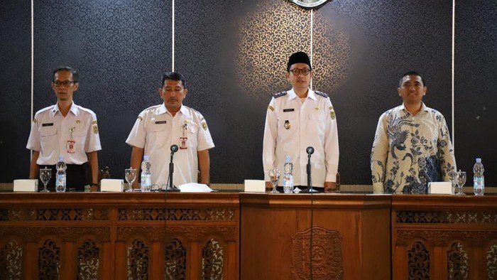 Polri Gencarkan Edukasi Antikorupsi, Satgassus Sosialisasi ke Pejabat dan ASN di Pemkab Purworejo 1 polri gencar melakukan sosialisasi antikorupsi ke daerah daerah kali ini sosialisasi antikorupsi dilakukan di pemerintah kabup 1746012039094 169