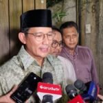 Pejabat Negara Melayat Suami Najwa Shihab, Ucapan Duka dan Kenangan Mengalir Deras 3 sandiaga uno 1747760219626 169