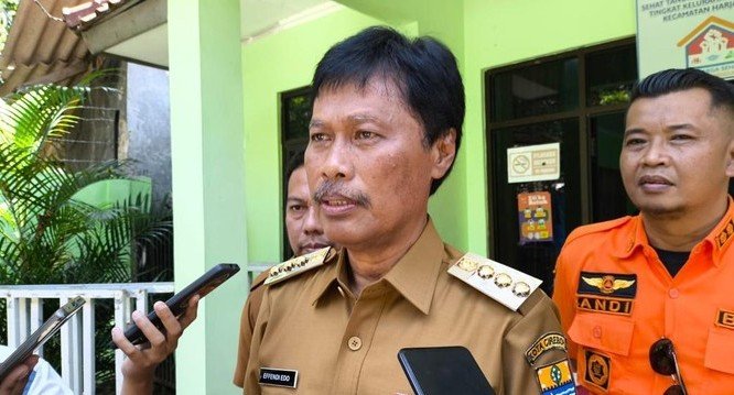 Wali Kota Cirebon Tolak Mobil Dinas Baru Meski Anggaran Rp 1,8 Miliar Sudah Disiapkan 7 wali kota cirebon effendi edo 1746425983927 169