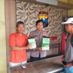 Nelayan Masalembu Kembali Temukan 3 Kg Sabu, Diserahkan Kepada Polsek Masalembu 4 WhatsApp Image 2025 06 01 at 20.35.41 f1a21512