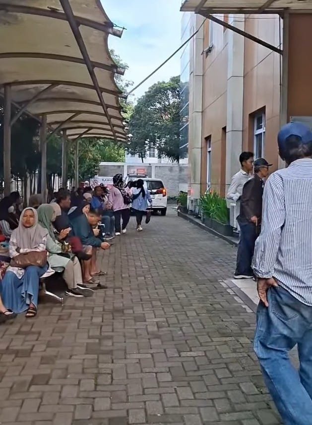 Ketulusan Pelayanan RSUD R. Syamsudin, SH Bukti Rumah Sakit Ini Hadir di Hati Masyarakat" 3 WhatsApp Image 2025 06 02 at 21.56.40 65b679ac