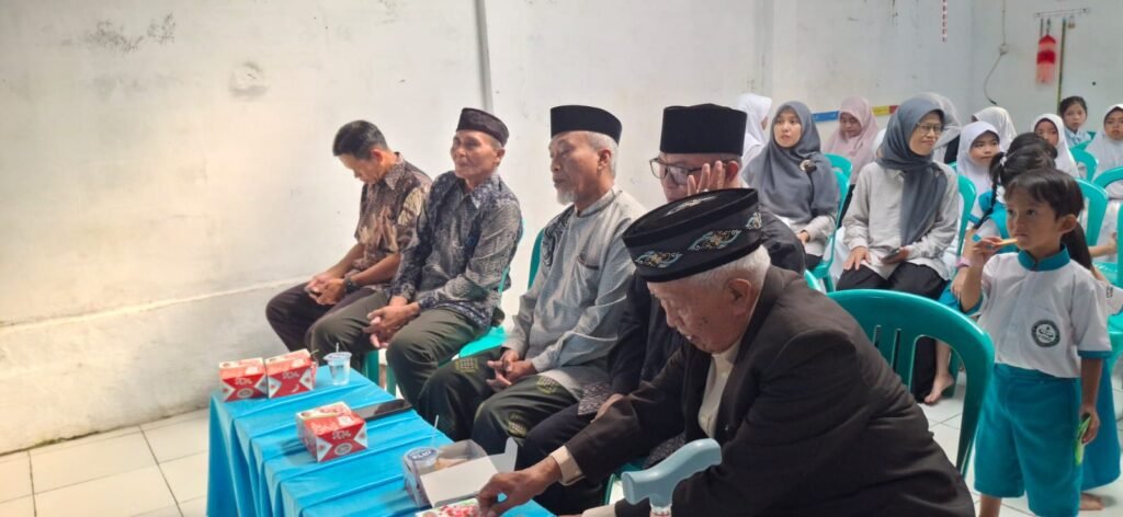 Kreasi Seni Akhir Tahun TK-TPQ Al-Hidayah Cianjur: Sederhana, Meriah, dan Sarat Makna 3 WhatsApp Image 2025 06 28 at 10.10.30 279f8639
