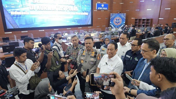 Kakorlantas Tegaskan Truk Over Dimensi Adalah Kejahatan Lalu Lintas, Bisa Dipidana! 1 kakorlantas polri irjen agus suryo nugroho 1749024147893 169